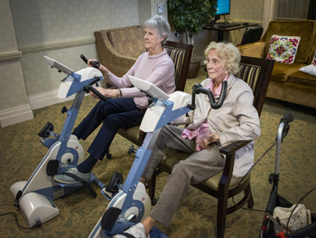Dementia patients are â€˜traveling the worldâ€™ by bicycle with the help of new technology, a video published by AXA and The Sunday Times has shown.