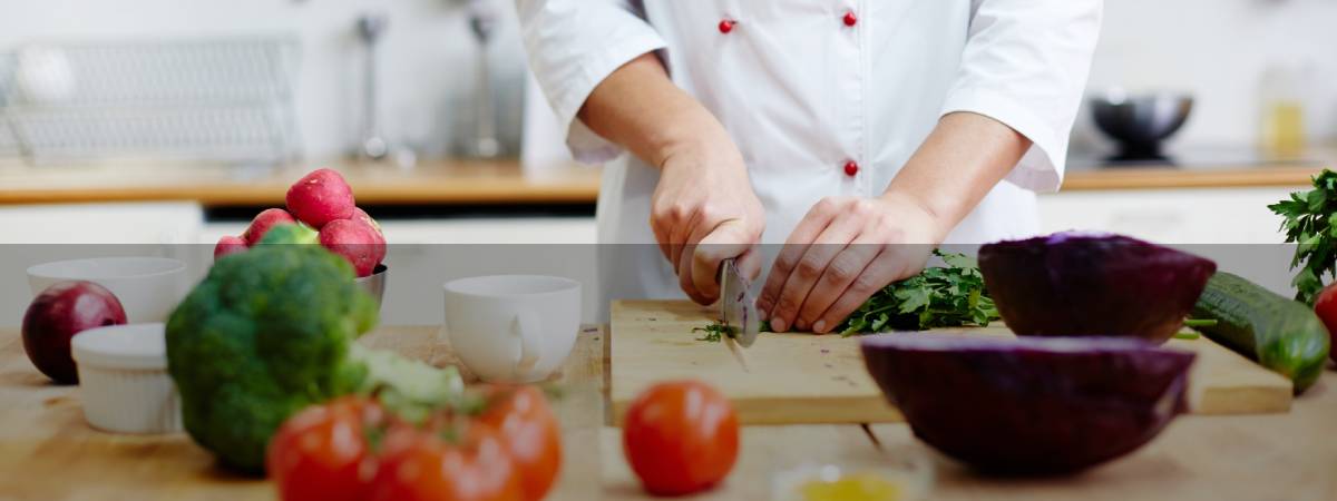 SUPPORTING HEALTHY EATING SUPPORTING HEALTHY EATING