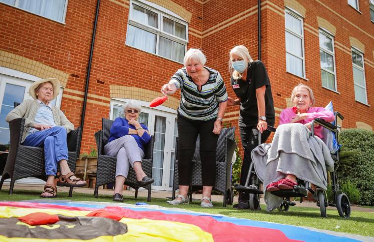 ENCORE CARE HOMES HOSTS SUMMER SHORT STAYS 