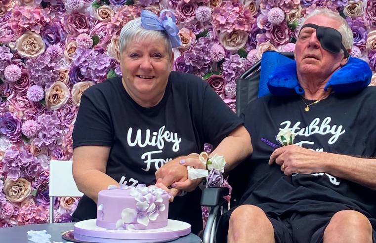 Steve and Val Dunn renew marriage vows at Park Avenue Care Home Kent