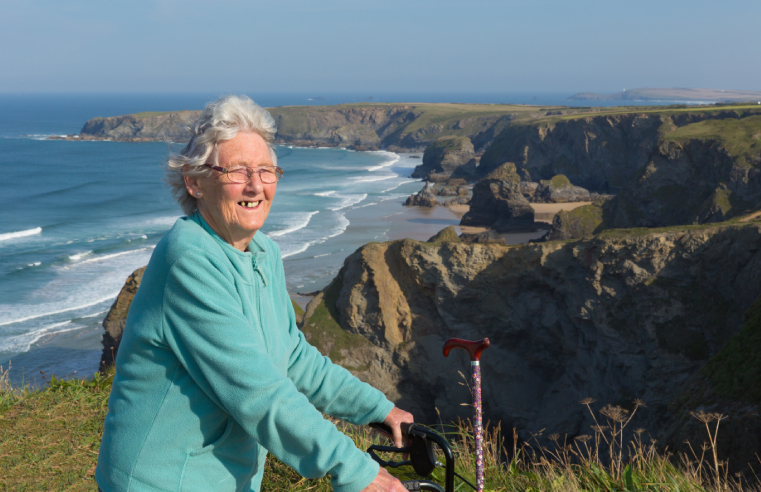 All care home residents will be able to participate in more out-of-home visits without having to isolate on their return, the government has announced.